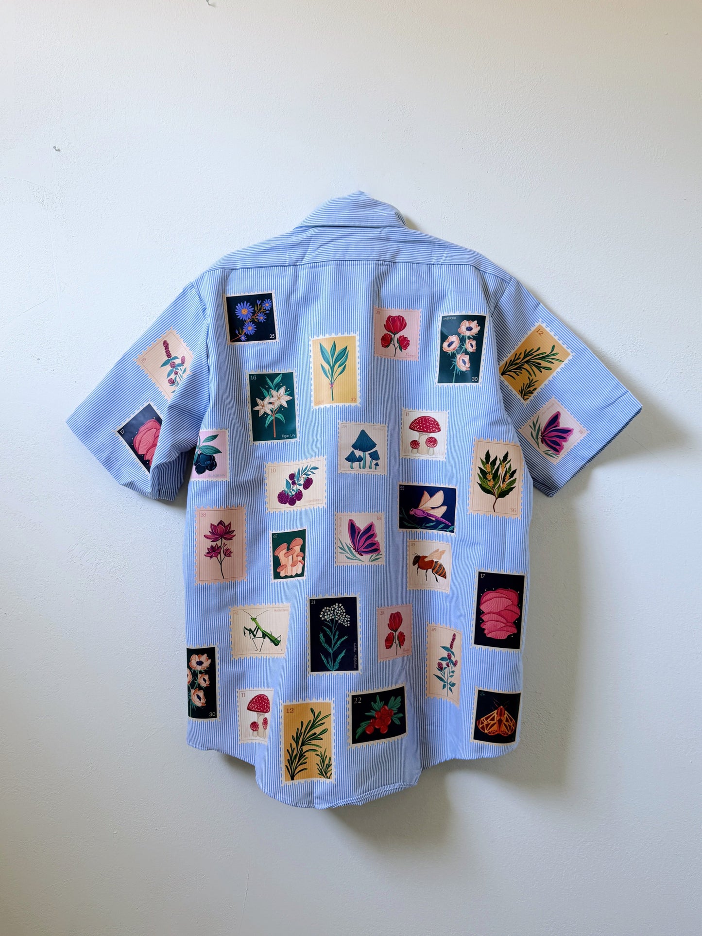 SPRING STAMPS BUTTON UP SHIRT