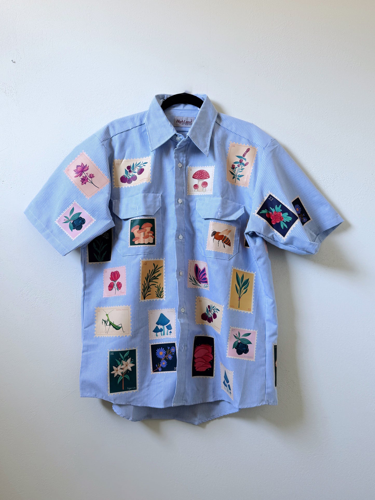 SPRING STAMPS BUTTON UP SHIRT